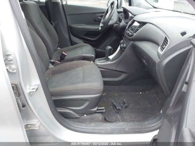 KL7CJKSB7JB574540 Chevrolet TRAX LS