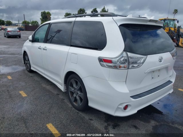 5TDXZ3DC5JS943512 Toyota Sienna Se 8 Passenger