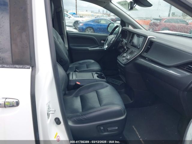 5TDXZ3DC5JS943512 Toyota Sienna Se 8 Passenger
