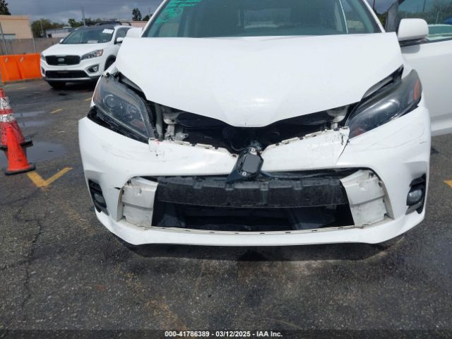 5TDXZ3DC5JS943512 Toyota Sienna Se 8 Passenger