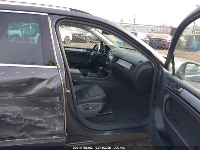 2014 VOLKSWAGEN TOUAREG WVGEF9BP9ED010718 Photo 4