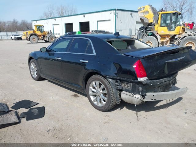 2019 CHRYSLER 300 2C3CCAKGXKH569123 Photo 2