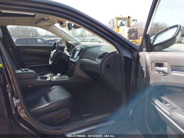 2019 CHRYSLER 300 2C3CCAKGXKH569123 Photo 4
