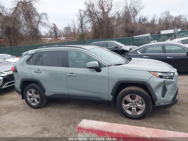 2T3P1RFV7NW294423 Toyota Rav4 Xle