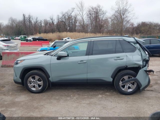 2T3P1RFV7NW294423 Toyota Rav4 Xle