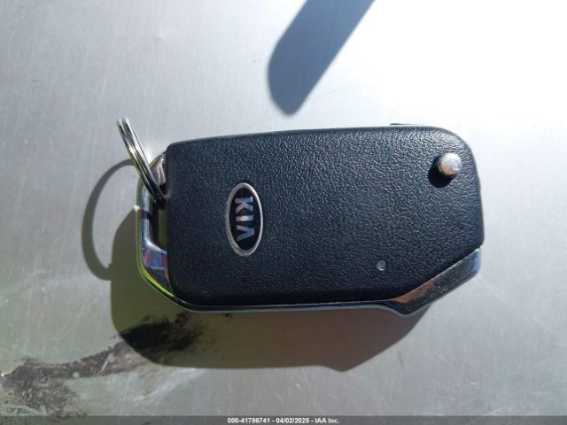 3KPF24AD8KE080266 KIA Forte Lxs