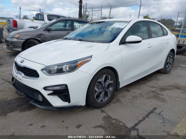 3KPF24AD8KE080266 KIA Forte Lxs