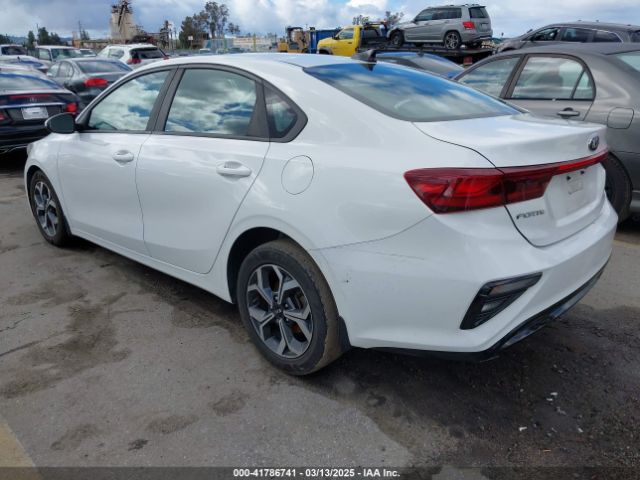 3KPF24AD8KE080266 KIA Forte Lxs