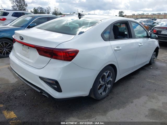 3KPF24AD8KE080266 KIA Forte Lxs