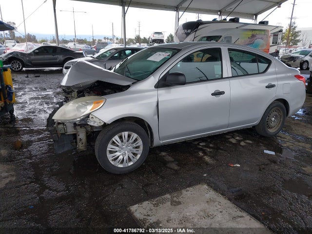 3N1CN7AP3EL850625 Nissan Versa 1.6 S