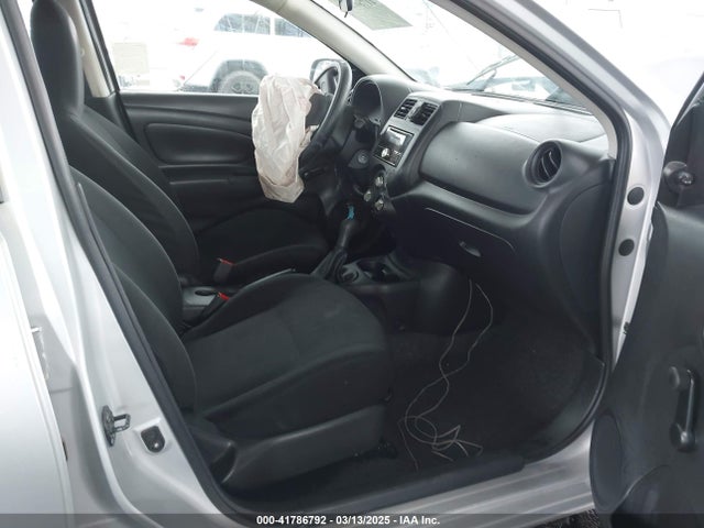 3N1CN7AP3EL850625 Nissan Versa 1.6 S