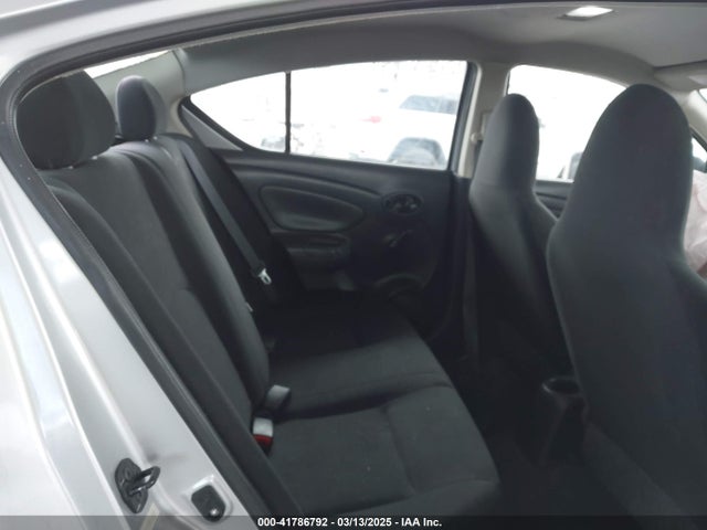 3N1CN7AP3EL850625 Nissan Versa 1.6 S