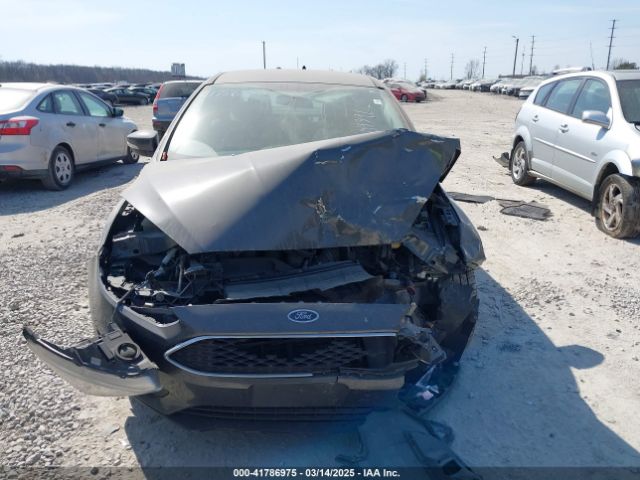 1FADP3F28HL204391 Ford FOCUS SE