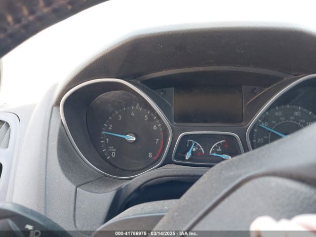 1FADP3F28HL204391 Ford FOCUS SE