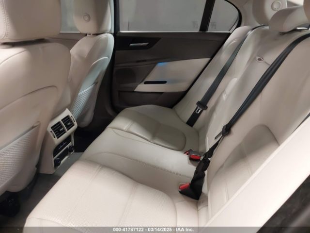 2017 JAGUAR XE SAJAK4BV0HCP14916 Photo 7