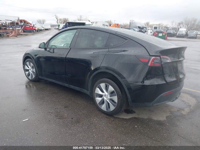2023 TESLA MODEL Y 7SAYGDEE8PF919284 Photo 2
