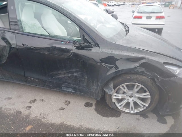 2023 TESLA MODEL Y 7SAYGDEE8PF919284 Photo 5