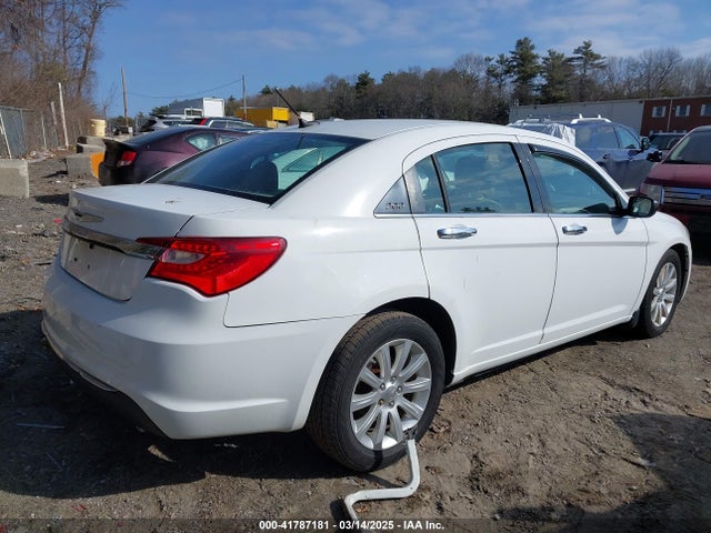 2014 Chrysler 200 Limited მანქანა იყიდება აუქციონზე, vin: 1C3CCBCG2EN135312, აუქციონის ნომერი: 41787181