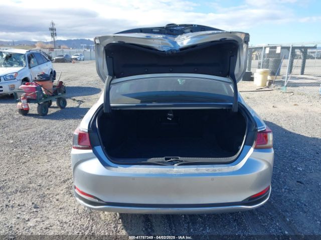 58ADA1C13SU061061 Lexus ES 300H