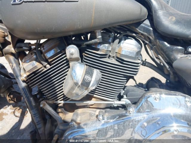2018 HARLEY-DAVIDSON FLHX 1HD1KBC19JB659746 Photo 8
