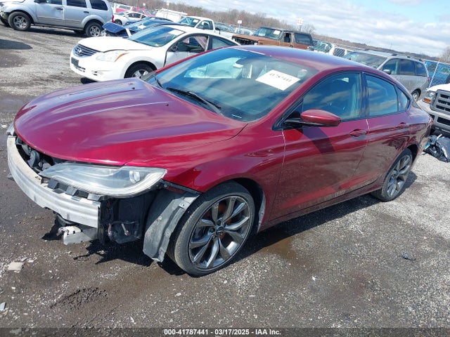 1C3CCCBG2FN638802 Chrysler 200 S