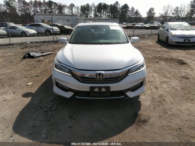 1HGCR3F98GA015118 Honda Accord Touring
