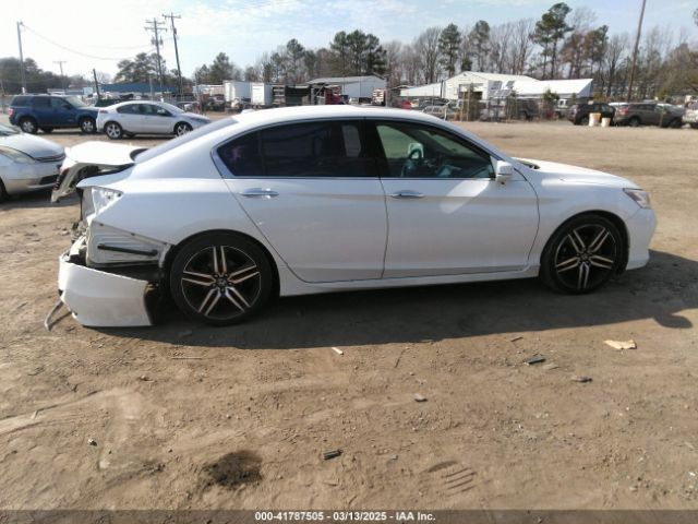 1HGCR3F98GA015118 Honda Accord Touring