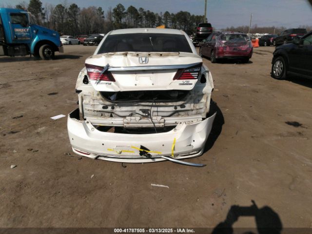 1HGCR3F98GA015118 Honda Accord Touring