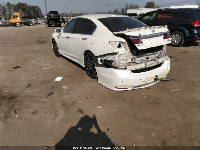 1HGCR3F98GA015118 Honda Accord Touring