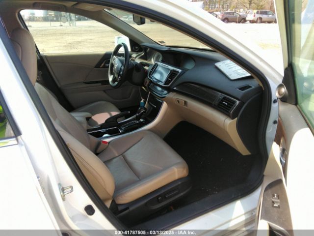 1HGCR3F98GA015118 Honda Accord Touring