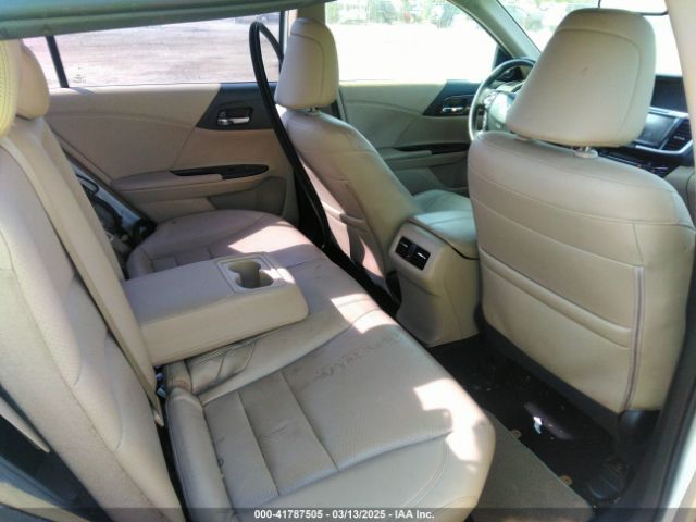 1HGCR3F98GA015118 Honda Accord Touring