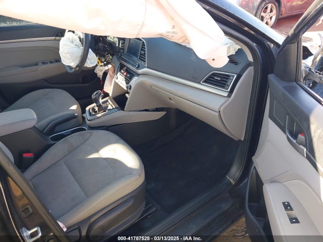 5NPD84LF7HH065444 Hyundai ELANTRA SE