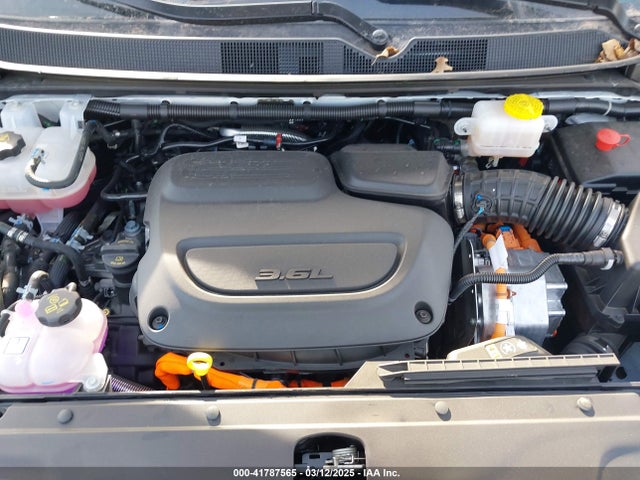 Chrysler Pacifica Hybrid Premium S Appearance Pkg 2024 2C4RC1S7XRR147640 Image 10