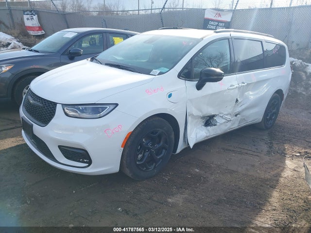 Chrysler Pacifica Hybrid Premium S Appearance Pkg 2024 2C4RC1S7XRR147640 Image 2