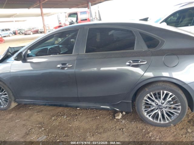 3KPF54AD6RE759812 KIA Forte Gt-line