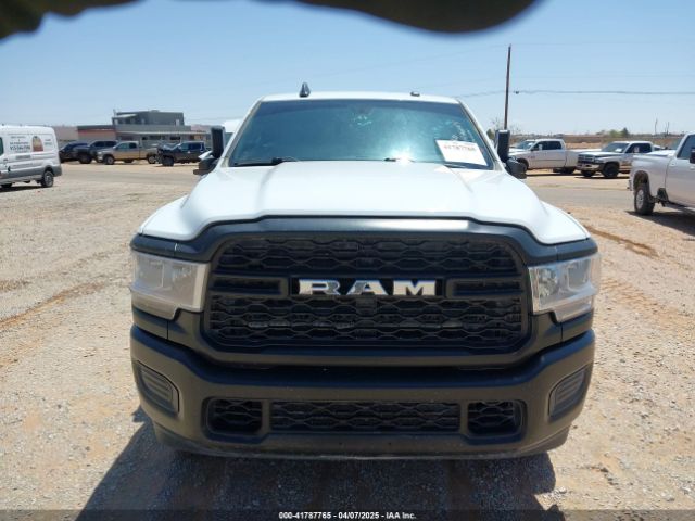 3C6UR5HJ0NG298660 RAM 2500 Tradesman  4x4 8' Box