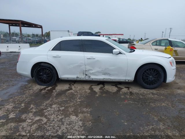 2C3CCAAG2EH235495 Chrysler 300