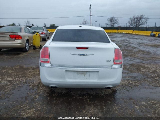 2C3CCAAG2EH235495 Chrysler 300