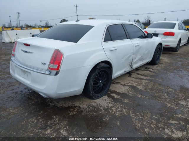 2C3CCAAG2EH235495 Chrysler 300