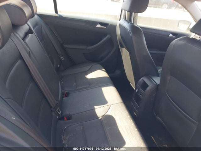 3VWD17AJ5EM240340 Volkswagen Jetta 1.8t Se