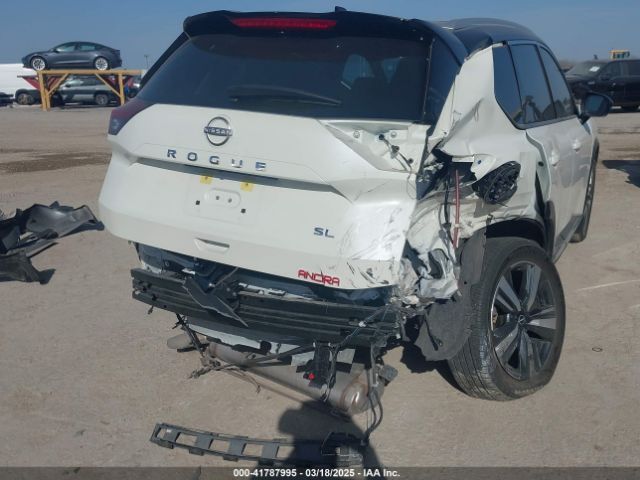JN8BT3CA5PW411864 Nissan Rogue Sl Fwd