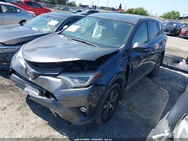 JTMWFREV6JJ175575 Toyota Rav4 Xle