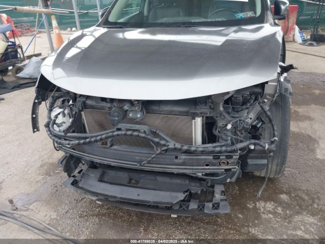 JN8AT2MV1HW263107 Nissan Rogue Sl