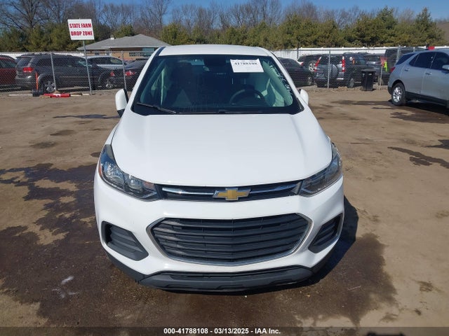 3GNCJKSB5HL159624 Chevrolet TRAX LS