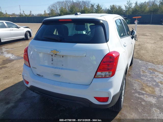 3GNCJKSB5HL159624 Chevrolet TRAX LS