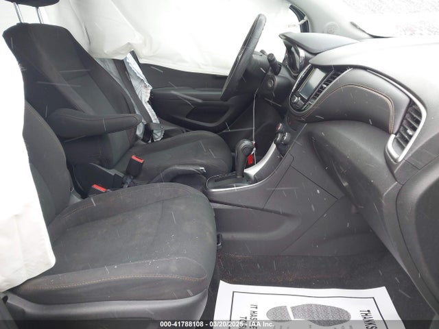 3GNCJKSB5HL159624 Chevrolet TRAX LS