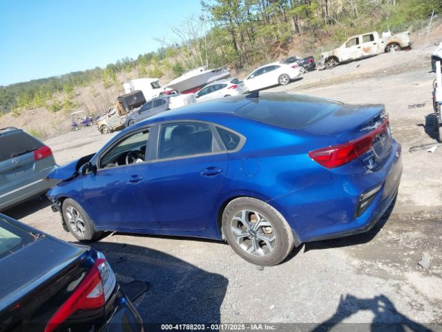 3KPF24AD4ME320271 KIA Forte Lxs