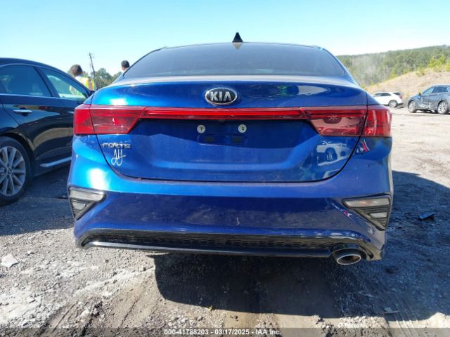 3KPF24AD4ME320271 KIA Forte Lxs