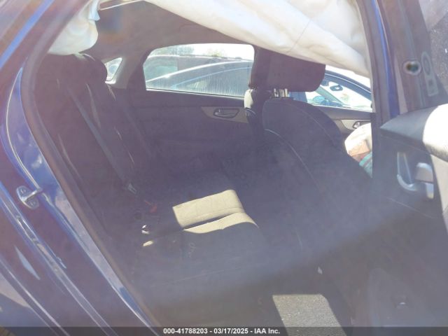 3KPF24AD4ME320271 KIA Forte Lxs