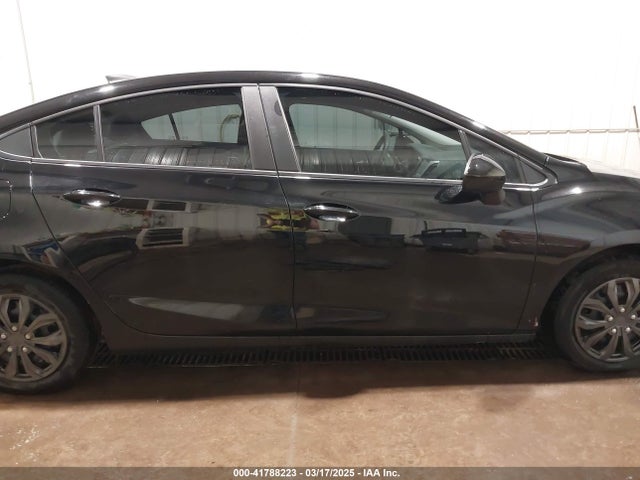 Chevrolet Cruze Ls Auto 2017 1G1BC5SM4H7243786 Image 13